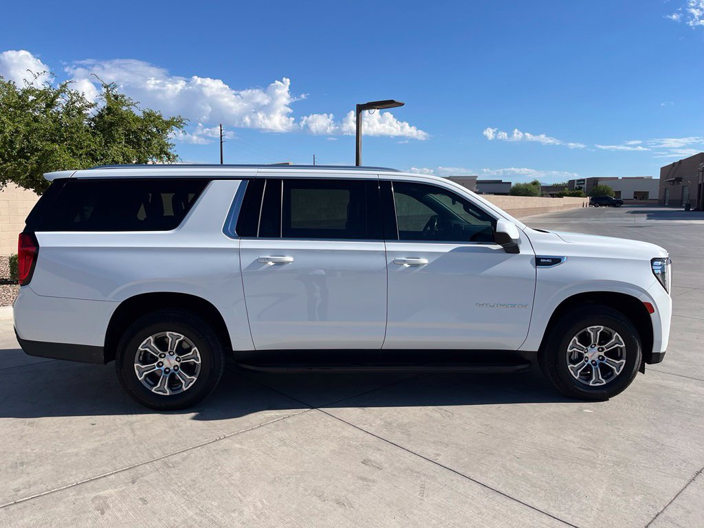 Used 2023 GMC Yukon XL SLE RWD image 6