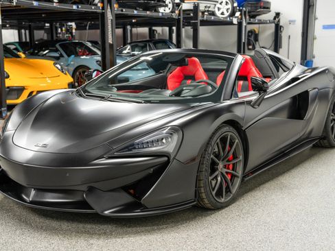 Used 2018 McLaren 570S Spider image 5