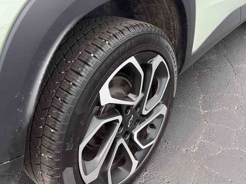Used 2024 Chevrolet Trax RS FWD image 7
