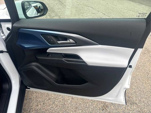 Used 2025 Chevrolet Equinox EV LT image 21