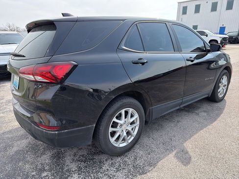 Used 2022 Chevrolet Equinox LS image 3