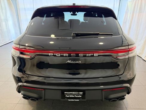 Certified 2024 Porsche Macan AWD/4WD image 8