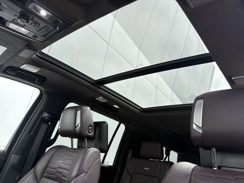 Certified 2023 Cadillac Escalade ESV V AWD/4WD image 18