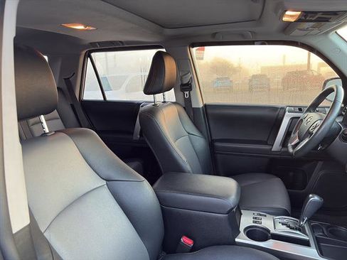 Used 2022 Toyota 4Runner SR5 Premium w/ Moonroof Package RWD image 9