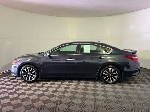 Certified 2018 Nissan Altima 2.5 SL w/ 2.5 SL Technology Package image 4