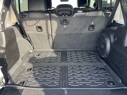 Used 2023 Jeep Wrangler Unlimited Rubicon w/ Xtreme 35 Tire Package image 17