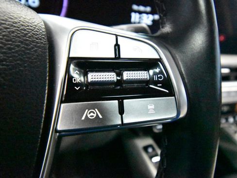 Used 2023 Kia Telluride EX w/ EX Captain's Chair Package image 12