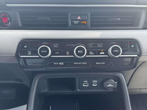 Used 2023 Honda Pilot Touring image 30