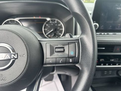 Used 2024 Nissan Rogue SV AWD/4WD image 18