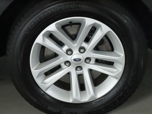 Used 2013 Ford Explorer XLT AWD/4WD image 10