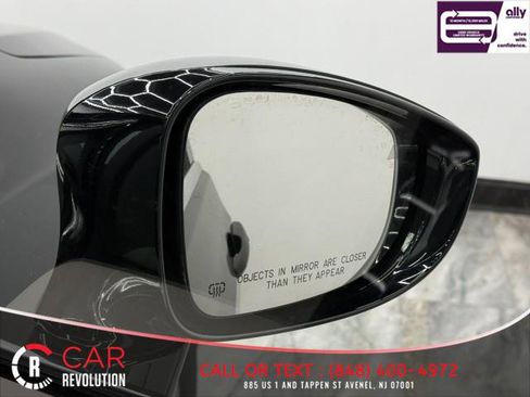 Used 2024 Chrysler Pacifica Touring-L FWD image 57