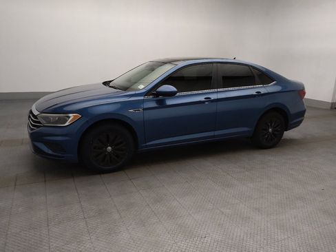 Used 2019 Volkswagen Jetta SEL image 2