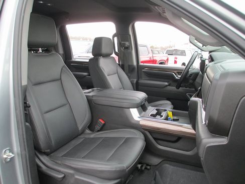 Used 2024 Chevrolet Silverado 3500 LT w/ Convenience Package image 19