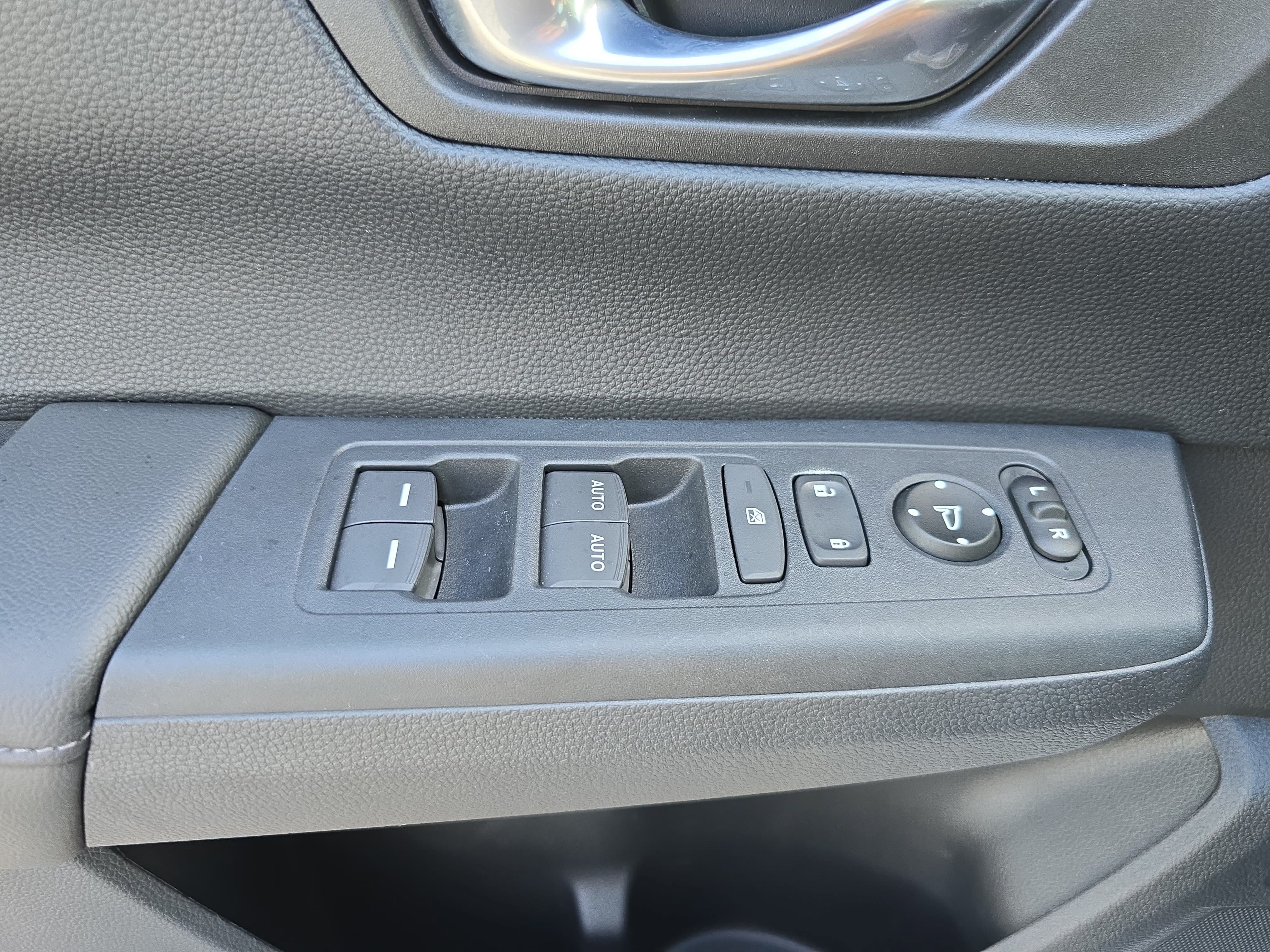 Certified 2025 Honda CR-V EX image 26