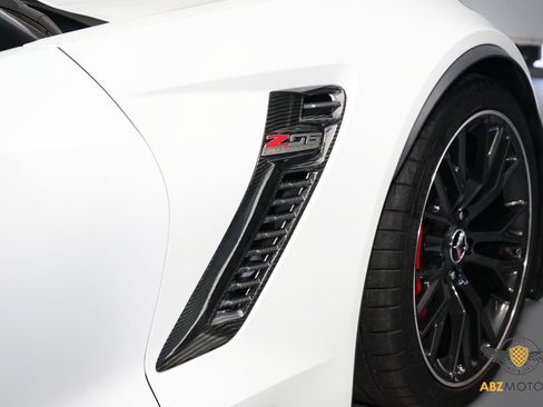 Used 2015 Chevrolet Corvette Z06 w/ 3LZ Preferred Equipment Group image 12