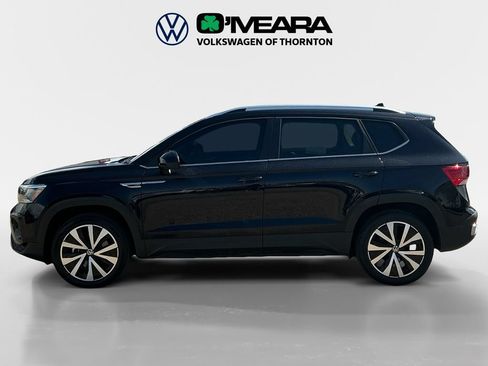 Used 2024 Volkswagen Taos SE FWD image 2