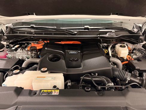 Used 2024 Toyota Tundra Limited image 11