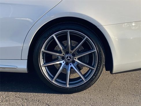Used 2019 Mercedes-Benz S 560 Sedan image 31