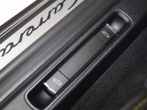 Used 2019 Porsche 911 Carrera T w/ Carrera T Interior Package image 45