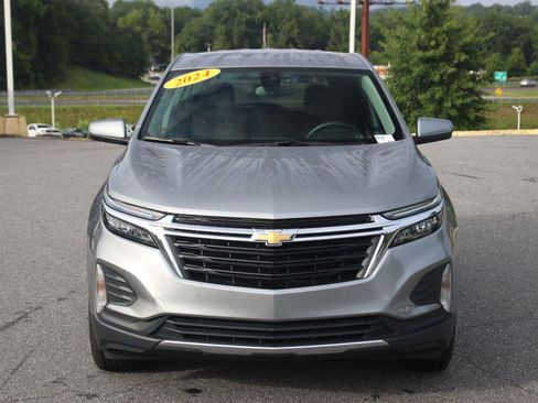 Used 2024 Chevrolet Equinox LT AWD/4WD image 2