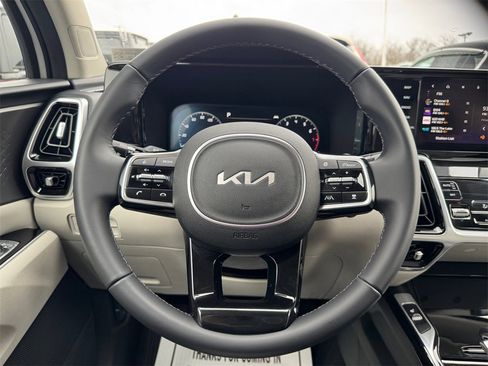 Certified 2023 Kia Sorento SX image 15