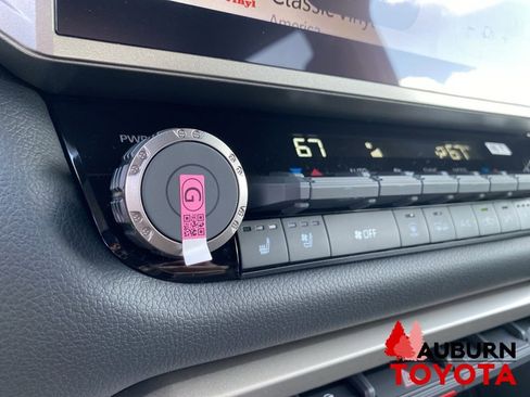 New 2026 Toyota Tundra Limited AWD/4WD image 32