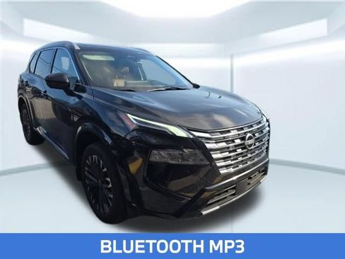 Used 2024 Nissan Rogue Platinum w/ Platinum Premium Package FWD image 2