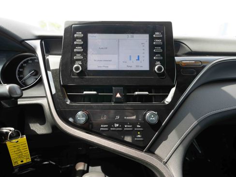 Used 2024 Toyota Camry SE FWD image 17