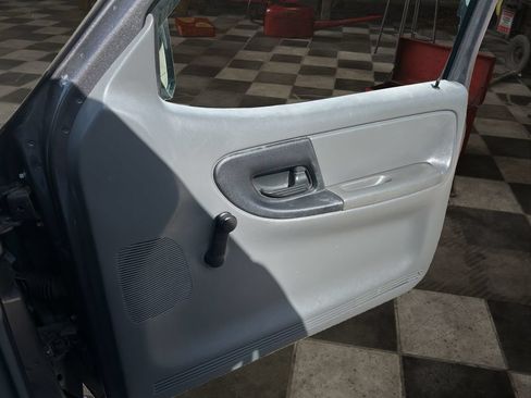Used 2010 Ford Ranger XL RWD image 11