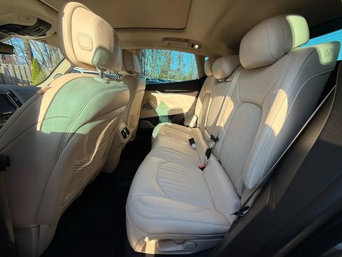 Used 2019 Maserati Levante GranLusso image 17