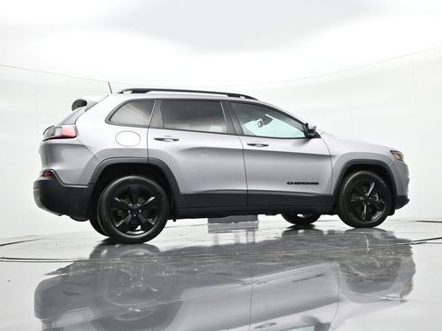 Used 2020 Jeep Cherokee Latitude Plus FWD image 25