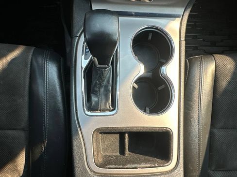 Used 2019 Jeep Grand Cherokee Altitude AWD/4WD image 6
