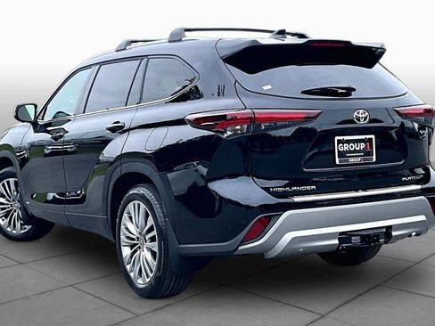 Used 2026 Toyota Highlander Platinum AWD/4WD image 12