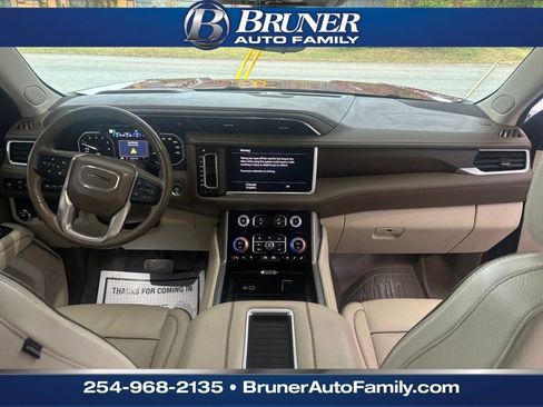 Used 2021 GMC Yukon Denali w/ Denali Premium Package image 20
