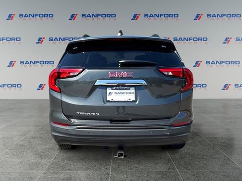 Used 2021 GMC Terrain SLE w/ Driver Convenience Package FWD image 4
