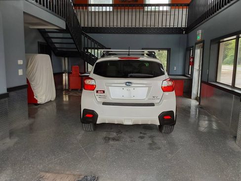 Used 2014 Subaru Crosstrek 2.0i Premium w/ Moonroof Package AWD/4WD image 12