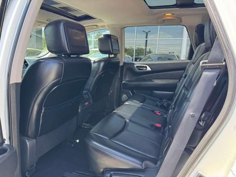 Used 2017 Nissan Pathfinder Platinum AWD/4WD image 5