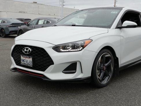 Used 2020 Hyundai Veloster Turbo image 10