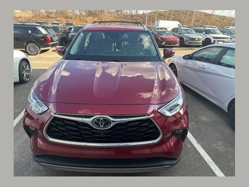 Used 2022 Toyota Highlander Platinum image 1