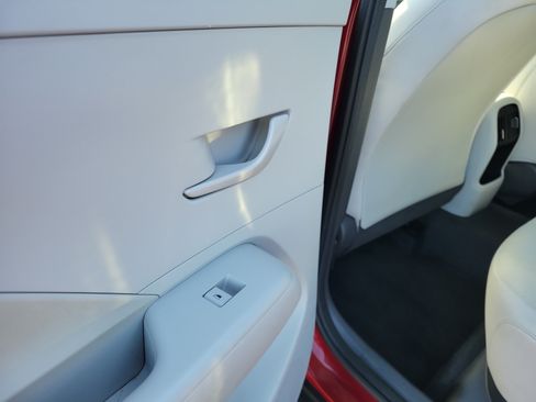 Used 2024 Hyundai Kona SEL FWD image 13