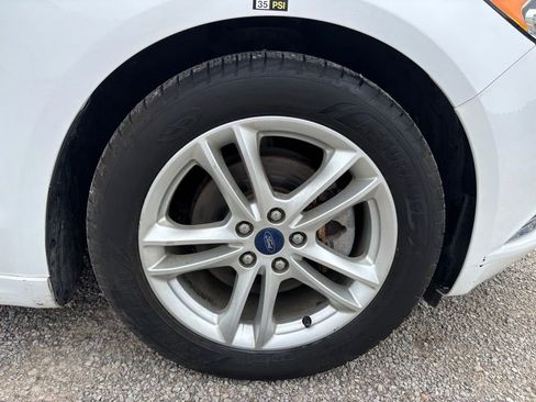 Used 2018 Ford Fusion SE w/ Equipment Group 602A FWD image 19