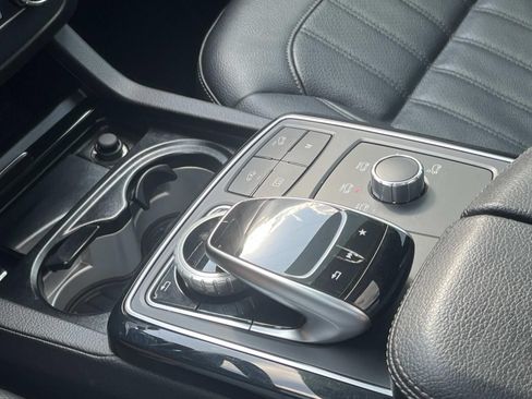Certified 2018 Mercedes-Benz GLE 43 AMG 4MATIC image 37