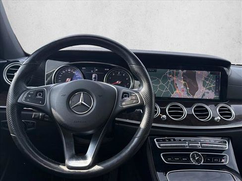 Used 2017 Mercedes-Benz E 300 4MATIC image 15