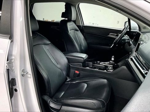 Used 2024 Kia Sportage EX FWD image 9