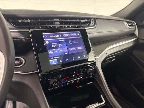 Certified 2023 Jeep Grand Cherokee Altitude image 16