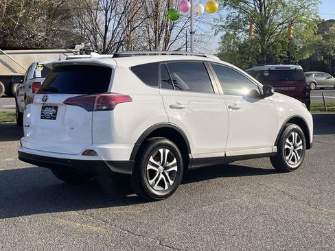 Used 2017 Toyota RAV4 LE FWD image 7