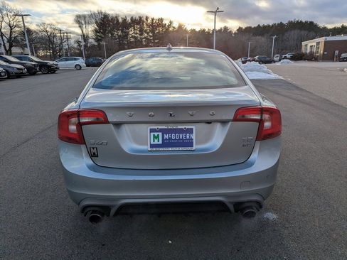 Used 2017 Volvo S60 T5 Dynamic image 4