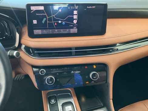 Used 2024 INFINITI QX60 Sensory w/ Vision Package image 14