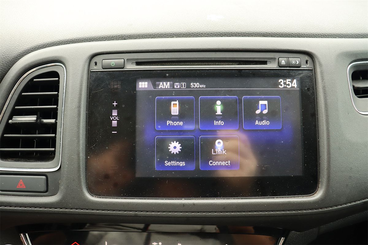 Used 2018 Honda HR-V EX image 33