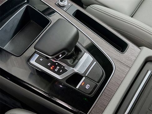 Used 2021 Audi Q5 Prestige w/ Prestige Package image 19